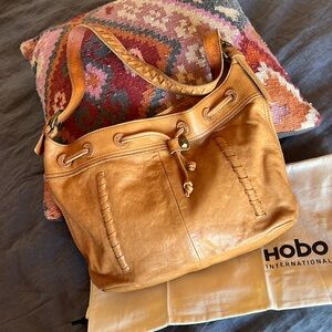 Hobo International boho tan leather shoulder bag